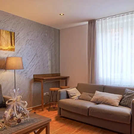 アパート Feelstone