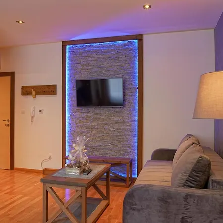 アパート Feelstone